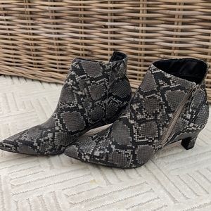 Snake black print women’s booties